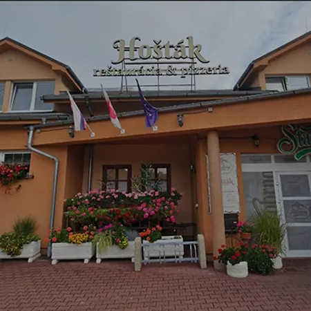 Wolf Luxusné Priestranné S Výhľadom Na Hory S Bezplatným Parkovaním Veľkou Plochou Tv Rýchlym Optickým Internetom Priamo V Pb Tichá Lokalita Všetko Na Blízku Vhodné Pre Rodinu Skupinu Pracovné Cesty Aj Turistiku Plne Vybavená Kuch * Považská Bystrica