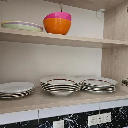 Wolf Luxusne Priestranne S Vyhladom Na Hory S Bezplatnym Parkovanim Velkou Smart Tv Rychlym Optickym Internetom Priamo V Pb Ticha Lokalita Vsetko Na Blizku Vhodne Pre Rodinu Skupinu Pracovne Cesty Aj Turistiku Plne Vybavena Kuchyn Апартаменты *