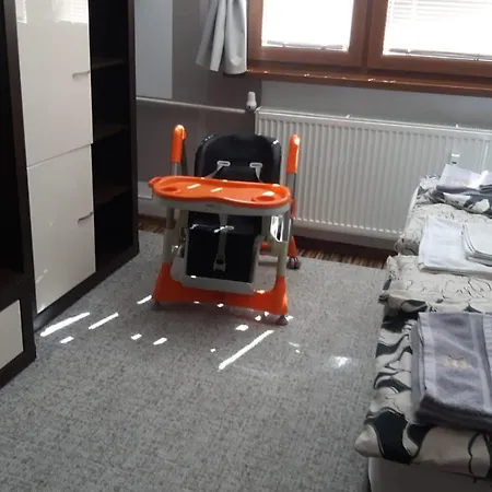 Wolf Luxusne Priestranne S Vyhladom Na Hory S Bezplatnym Parkovanim Velkou Smart Tv Rychlym Optickym Internetom Priamo V Pb Ticha Lokalita Vsetko Na Blizku Vhodne Pre Rodinu Skupinu Pracovne Cesty Aj Turistiku Plne Vybavena Kuchyn * Považská Bystrica