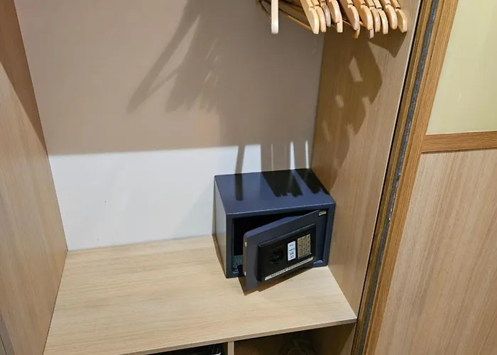 Wolf Luxusne Priestranne S Vyhladom Na Hory S Bezplatnym Parkovanim Velkou Smart Tv Rychlym Optickym Internetom Priamo V Pb Ticha Lokalita Vsetko Na Blizku Vhodne Pre Rodinu Skupinu Pracovne Cesty Aj Turistiku Plne Vybavena Kuchyn Lägenhet