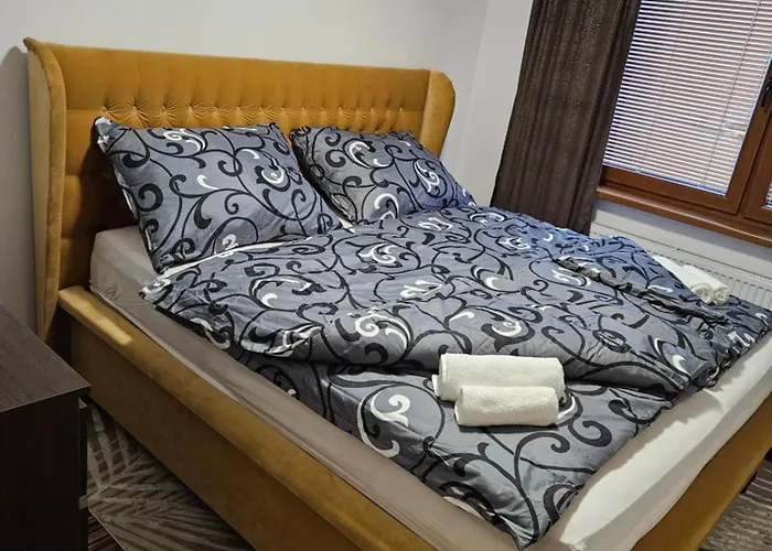 Wolf Luxusne Priestranne S Vyhladom Na Hory S Bezplatnym Parkovanim Velkou Smart Tv Rychlym Optickym Internetom Priamo V Pb Ticha Lokalita Vsetko Na Blizku Vhodne Pre Rodinu Skupinu Pracovne Cesty Aj Turistiku Plne Vybavena Kuchyn *