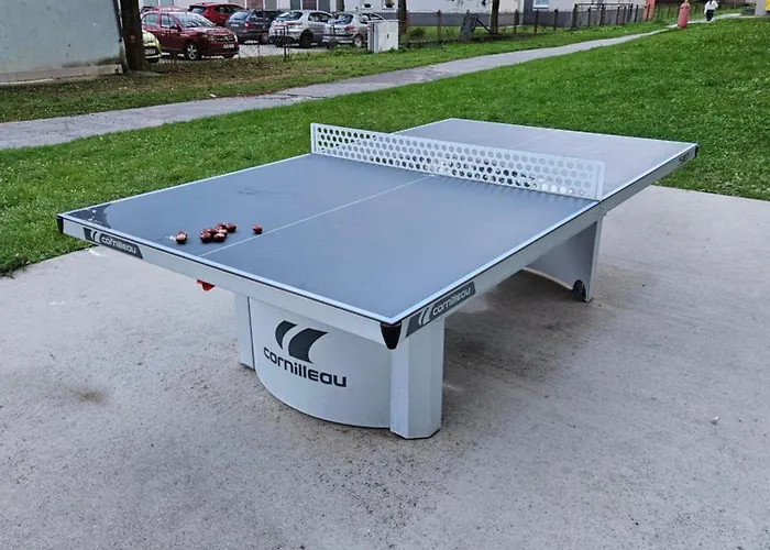 Lägenhet Wolf Luxusne Priestranne S Vyhladom Na Hory S Bezplatnym Parkovanim Velkou Smart Tv Rychlym Optickym Internetom Priamo V Pb Ticha Lokalita Vsetko Na Blizku Vhodne Pre Rodinu Skupinu Pracovne Cesty Aj Turistiku Plne Vybavena Kuchyn